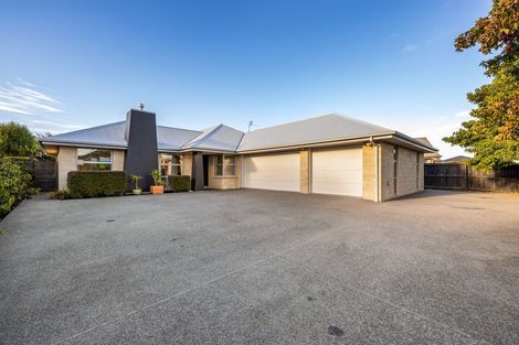 Photo of property in 5 Foresters Crescent, Parklands, Christchurch, 8083