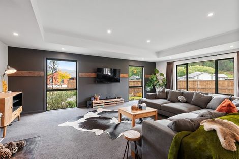 Photo of property in 10 Franks Place, Outram, 9019