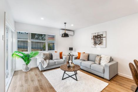 Photo of property in 243a Glengarry Road, Glen Eden, Auckland, 0602