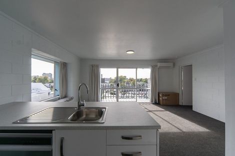 Photo of property in 3/2 Ruakiwi Road, Hamilton Lake, Hamilton, 3204