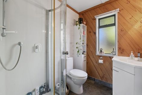 Photo of property in 5 Kaipara Crescent, Helensville, 0800