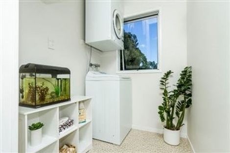 Photo of property in 1/4 Malibu Grove, Bayview, Auckland, 0629