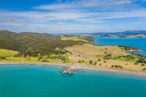 Photo of property in 847 Whangaruru North Road, Whangaruru, Russell, 0184