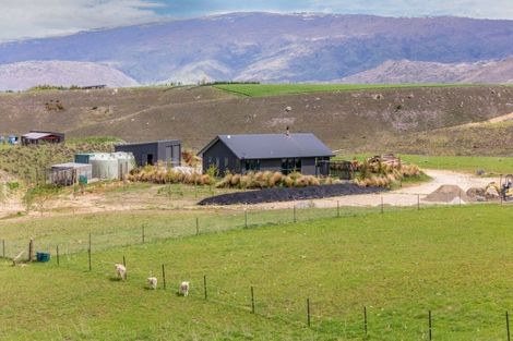 Photo of property in 27 Lapins Way, Waikerikeri, Alexandra, 9391