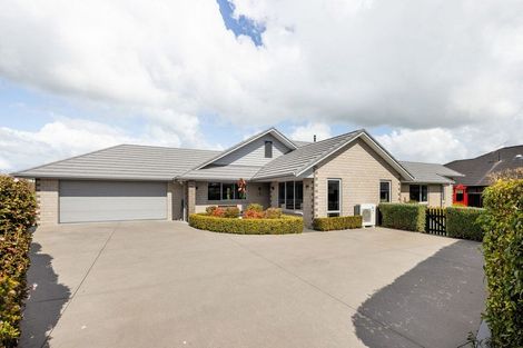 Photo of property in 34 Madison Street, Cambridge, 3434