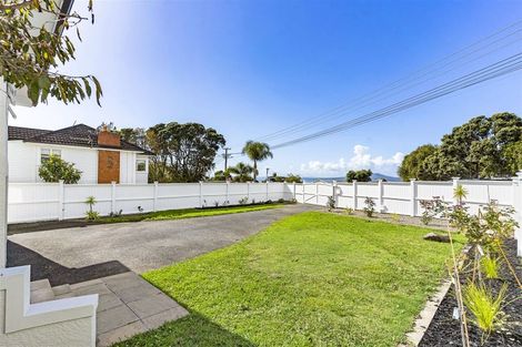 Photo of property in 130 Aberdeen Road, Campbells Bay, Auckland, 0620