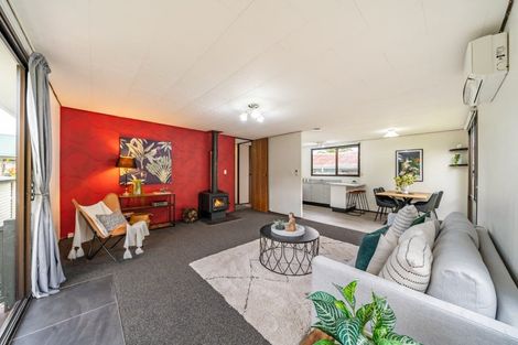 Photo of property in 33 Hartford Crescent, Totara Park, Upper Hutt, 5018