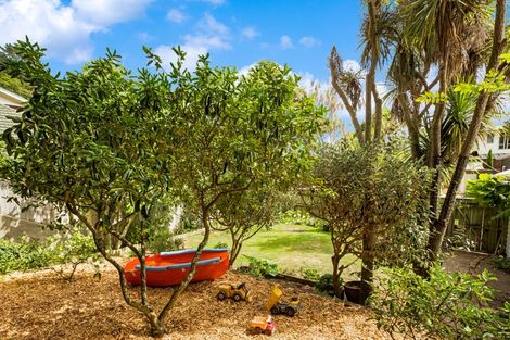 Photo of property in 20 Tawa Street, Eastbourne, Lower Hutt, 5013