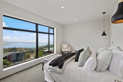 Photo of property in 2 Bluewater View, Mount Pleasant, Christchurch, 8081