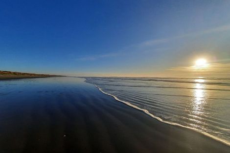 Photo of property in 5 Marine Parade, North New Brighton, Christchurch, 8083