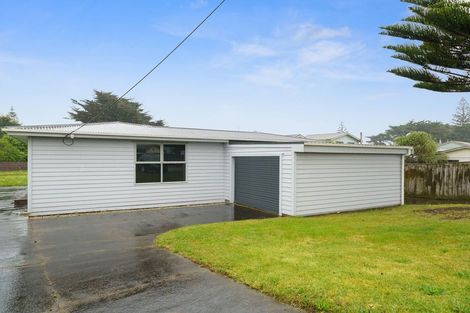 Photo of property in 47 Park Avenue, Waitarere Beach, Levin, 5510