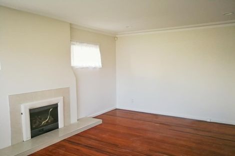 Photo of property in 216 Te Atatu Road, Te Atatu South, Auckland, 0610