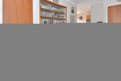 Photo of property in 2/20 Gibbons Road, Weymouth, Auckland, 2103