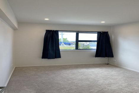 Photo of property in 840 East Coast Road, Oteha, Auckland, 0630