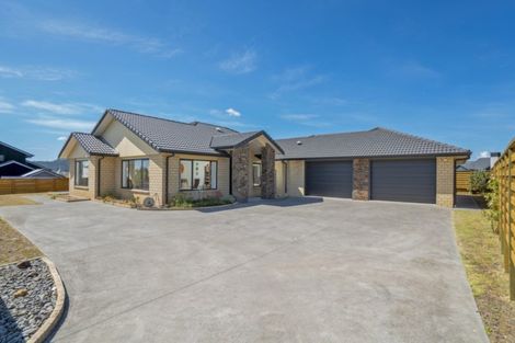Photo of property in 7 Roseberry Place, Whitianga, 3510