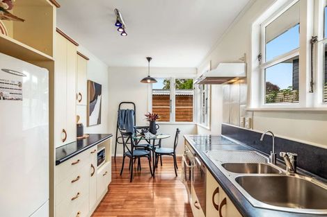 Photo of property in 1d Hendon Place, West End, Palmerston North, 4412