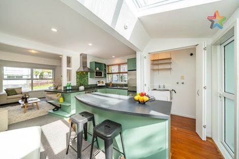 Photo of property in 40a Viewmont Drive, Harbour View, Lower Hutt, 5010