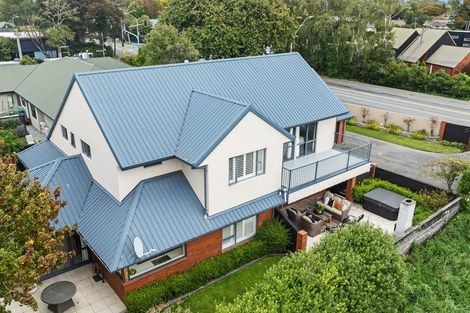 Photo of property in 100 Gardiners Road, Harewood, Christchurch, 8051