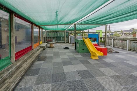 Photo of property in 2 Queens Road, Waikanae Beach, Waikanae, 5036