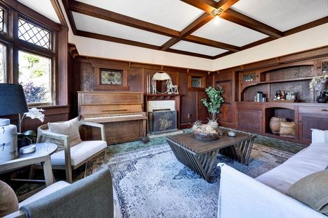 Photo of property in 4 Kitchener Terrace, Moturoa, New Plymouth, 4310