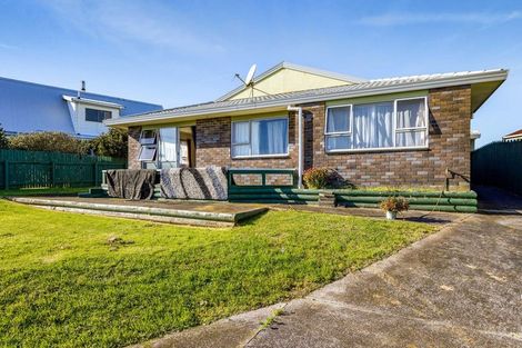 Photo of property in 11 Ponderosa Place, Opunake, 4616