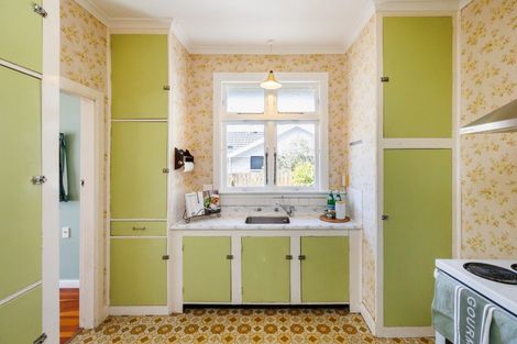 Photo of property in 11 Moore Street, West End, Palmerston North, 4412