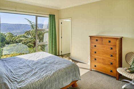 Photo of property in 37 Meadowbank Drive, Belmont, Lower Hutt, 5010