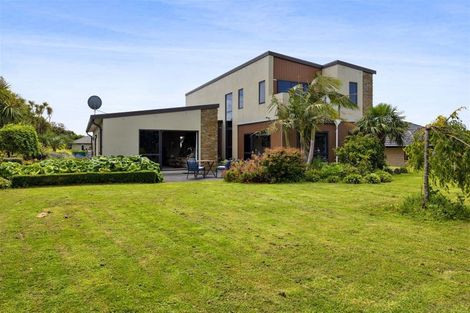 Photo of property in 1b Links Drive, Waiwhakaiho, New Plymouth, 4312