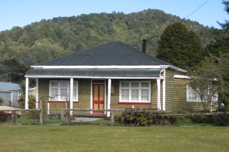 Photo of property in 16 Stafford Street, Blackball, 7804