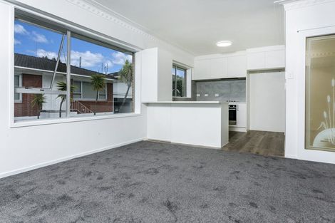 Photo of property in 1/169 Forrest Hill Road, Forrest Hill, Auckland, 0620