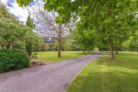 Photo of property in 52 Turitea Road, Fitzherbert, Palmerston North, 4472