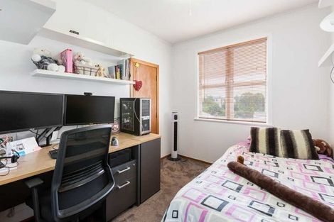 Photo of property in 23 Linwood Avenue, Forrest Hill, Auckland, 0620