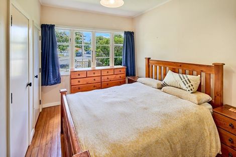 Photo of property in 6 Hobbs Grove, Epuni, Lower Hutt, 5011