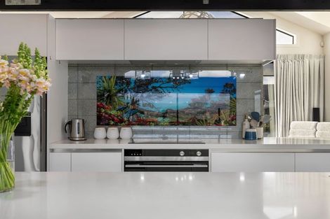 Photo of property in 58 Rodeo Drive, Kelvin Grove, Palmerston North, 4414