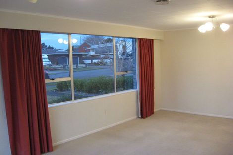 Photo of property in 26 Manu Crescent, Upper Vogeltown, New Plymouth, 4310