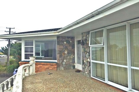 Photo of property in 459 East Coast Road, Murrays Bay, Auckland, 0630