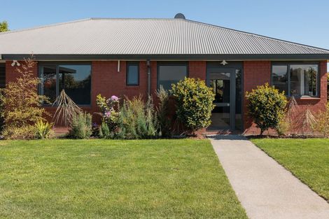 Photo of property in 2 Maple Lane, Tinwald, Ashburton, 7700