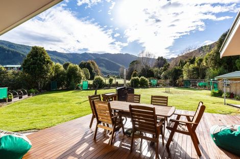 Photo of property in 6b Lady Cobham Grove, Anakiwa, Picton, 7281