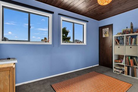 Photo of property in 4 Willow Avenue, Hannahs Bay, Rotorua, 3010