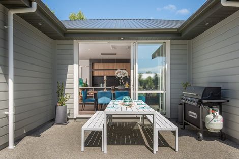 Photo of property in 8 Redwoods Lane, Helensburgh, Dunedin, 9010