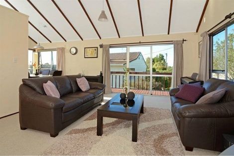 Photo of property in 2/81 Manuka Road, Bayview, Auckland, 0629