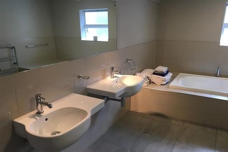 Photo of property in 1/2 Manor Place, Dunedin Central, Dunedin, 9016