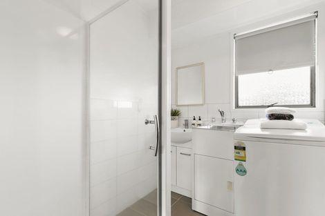 Photo of property in 19 Highland Park Drive, Highland Park, Auckland, 2010