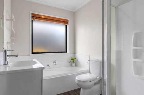 Photo of property in 5 Limbrick Crescent, Wigram, Christchurch, 8042