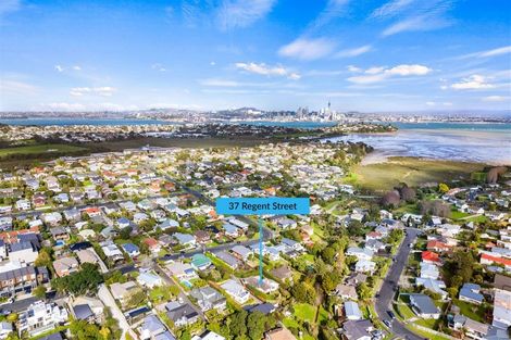 Photo of property in 37 Regent Street, Devonport, Auckland, 0624