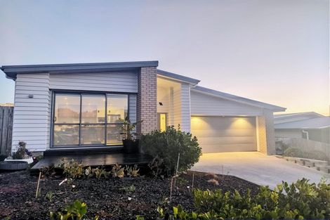 Photo of property in 120 Parkview Drive, Gulf Harbour, Whangaparaoa, 0930