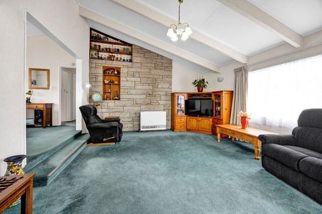Photo of property in 18 Kamahi Avenue, Hawera, 4610