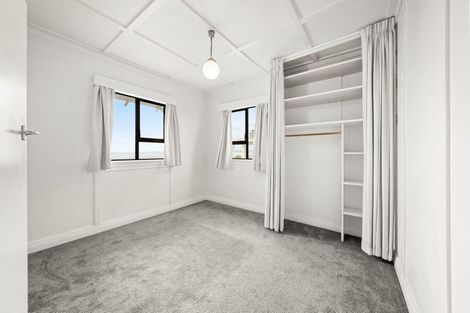 Photo of property in 9 The Esplanade, Eastern Beach, Auckland, 2012