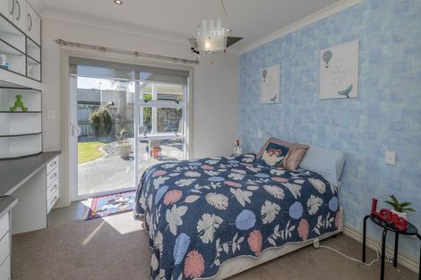 Photo of property in 15 Okarito Avenue, Levin, 5510