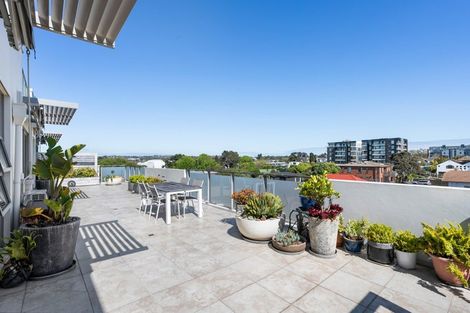 Photo of property in Maison Apartments, 403/16 Huron Street, Takapuna, Auckland, 0622